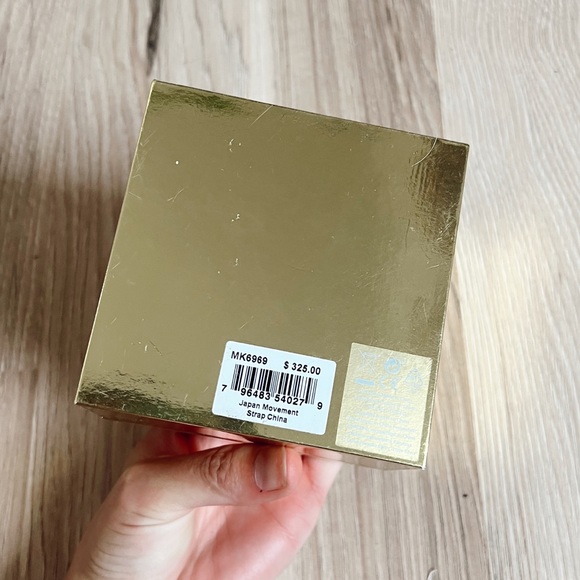 NWT Michael kors watch with 3 interchangeable bands - Picture 3 of 4